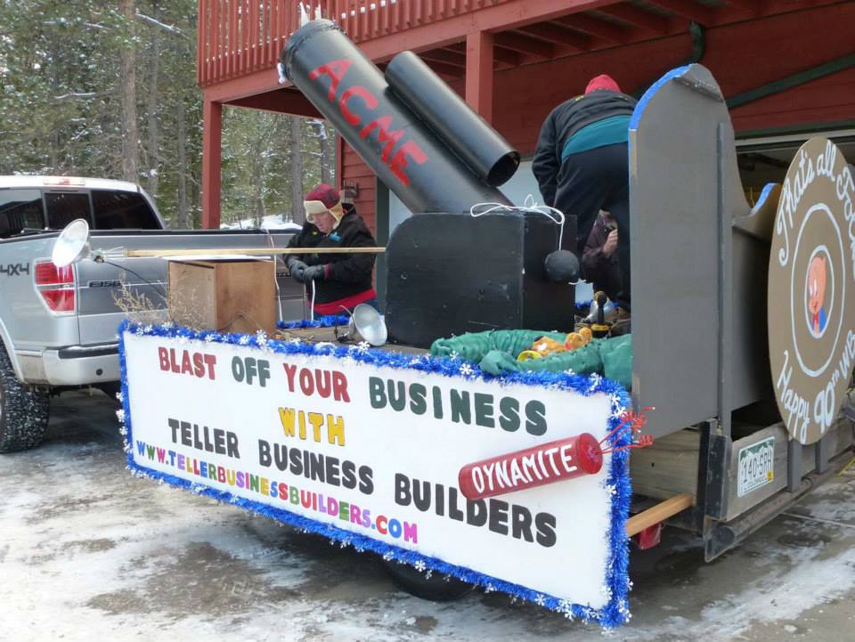 2013 Christmas Float1